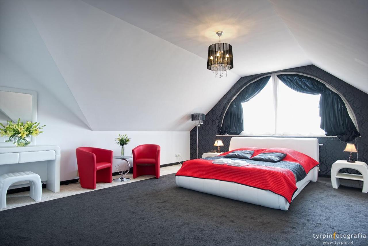 Hotel Millenium Góra Motyczna Dış mekan fotoğraf