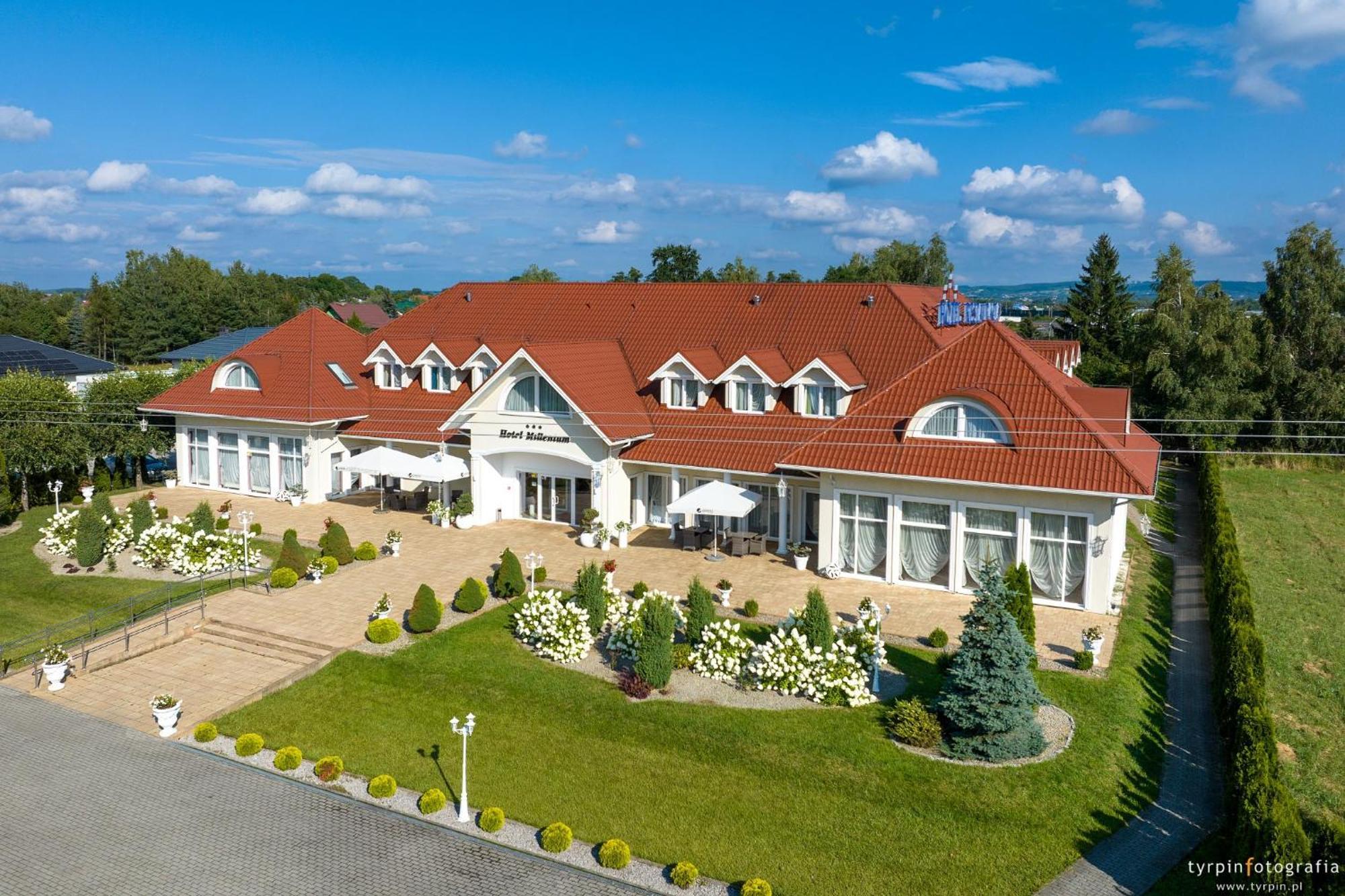 Hotel Millenium Góra Motyczna Dış mekan fotoğraf