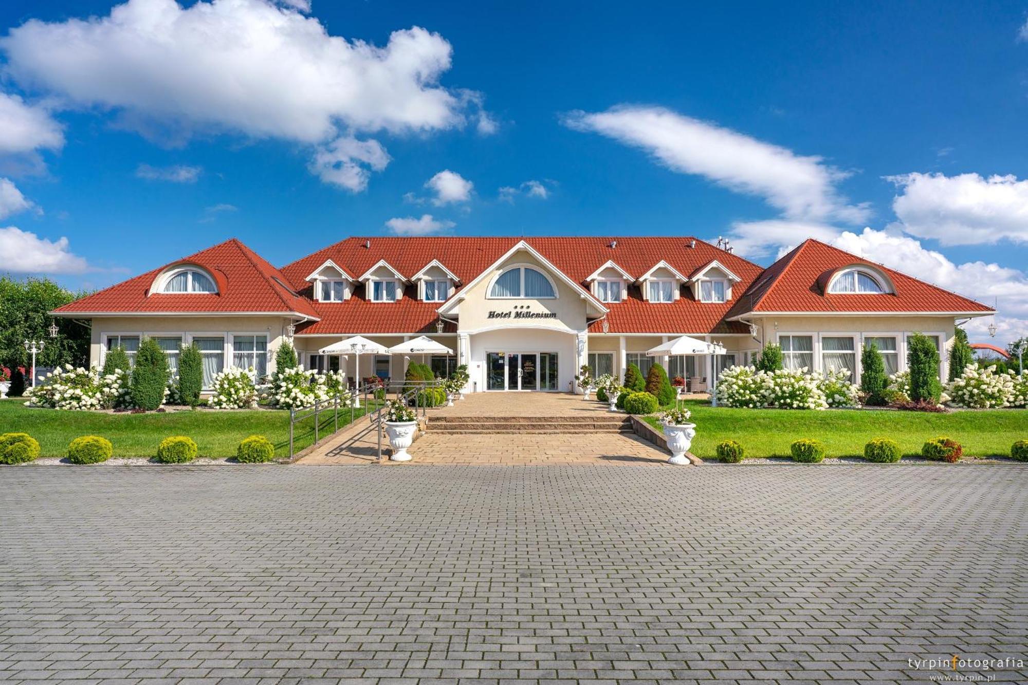 Hotel Millenium Góra Motyczna Dış mekan fotoğraf