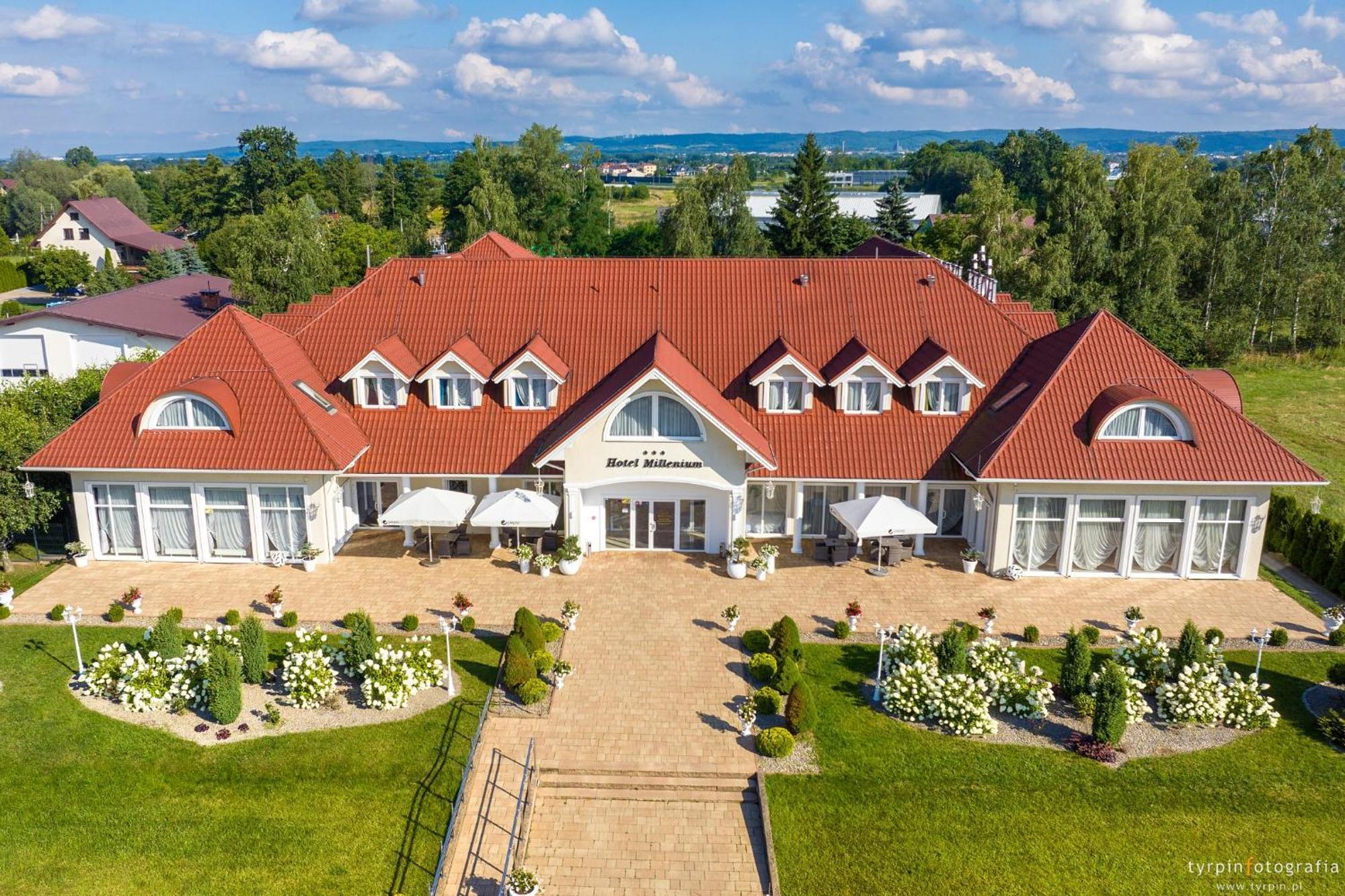 Hotel Millenium Góra Motyczna Dış mekan fotoğraf