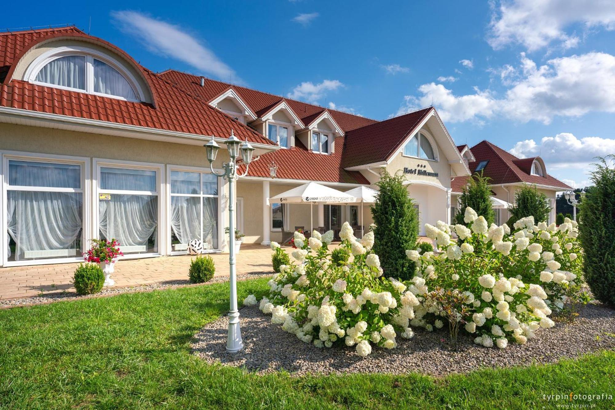 Hotel Millenium Góra Motyczna Dış mekan fotoğraf