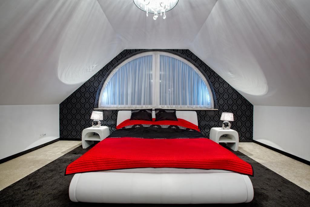 Hotel Millenium Góra Motyczna Oda fotoğraf